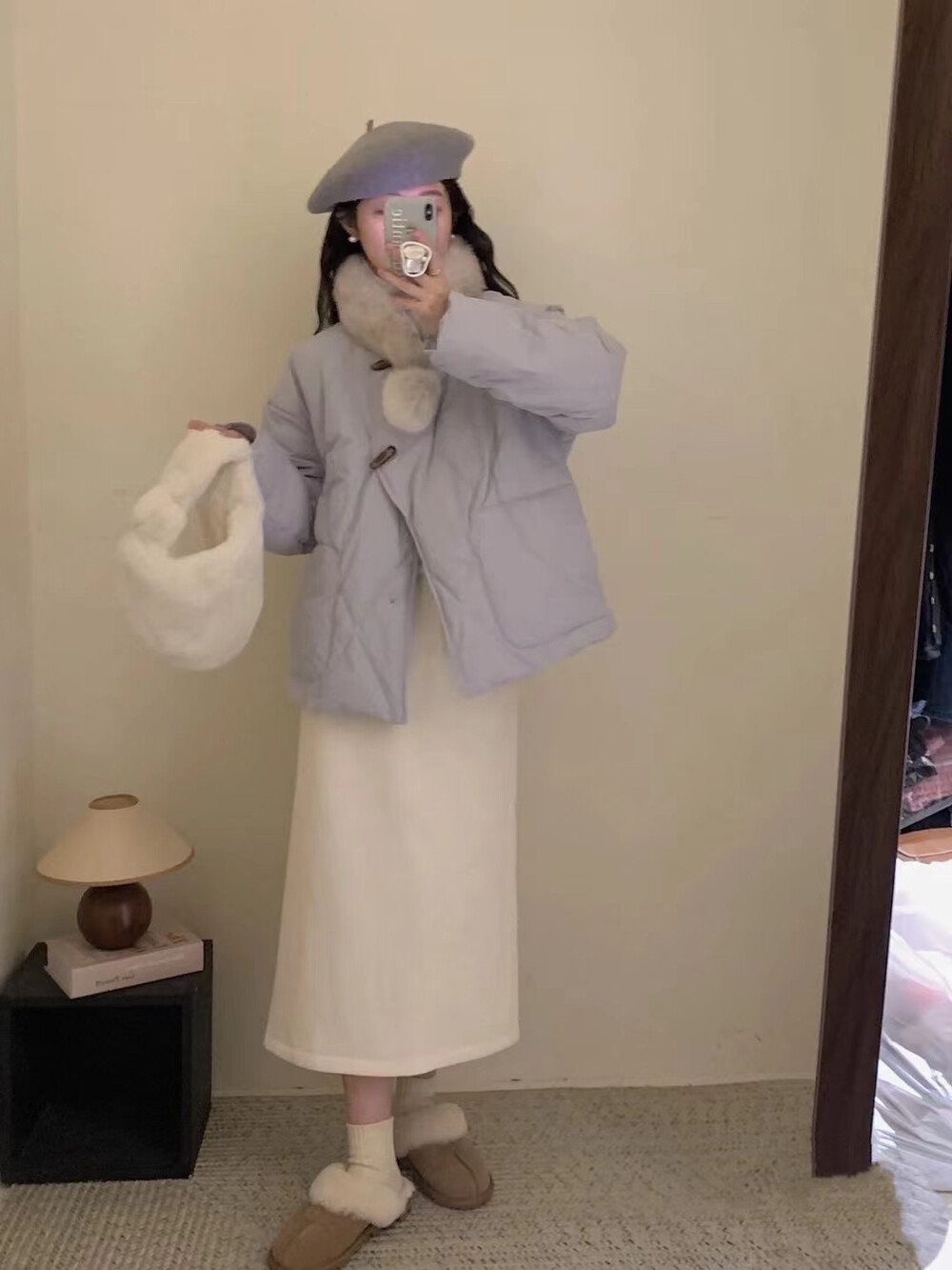 复古牛角扣圆领保暖羽绒服外套(配可拆真貉子毛毛领)（含90%白鸭绒
