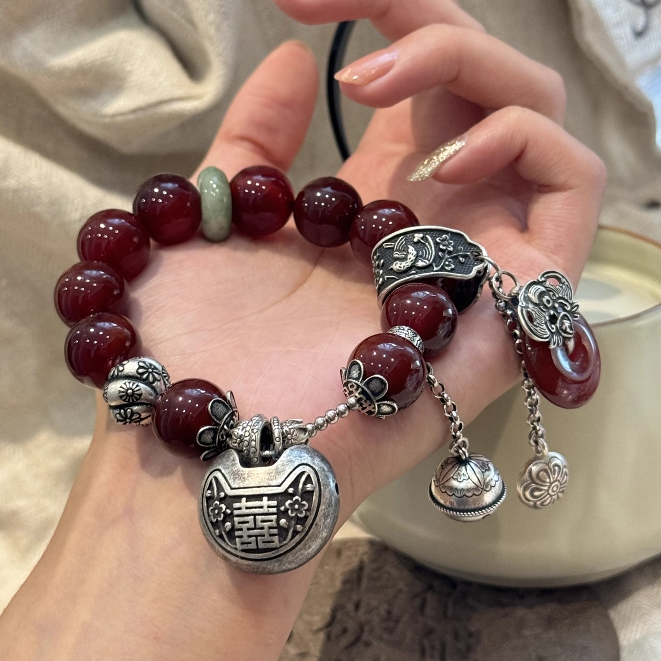 足银手链 S09440 暗红色圆珠平安扣弹力手串喜字锁包手链百搭国风