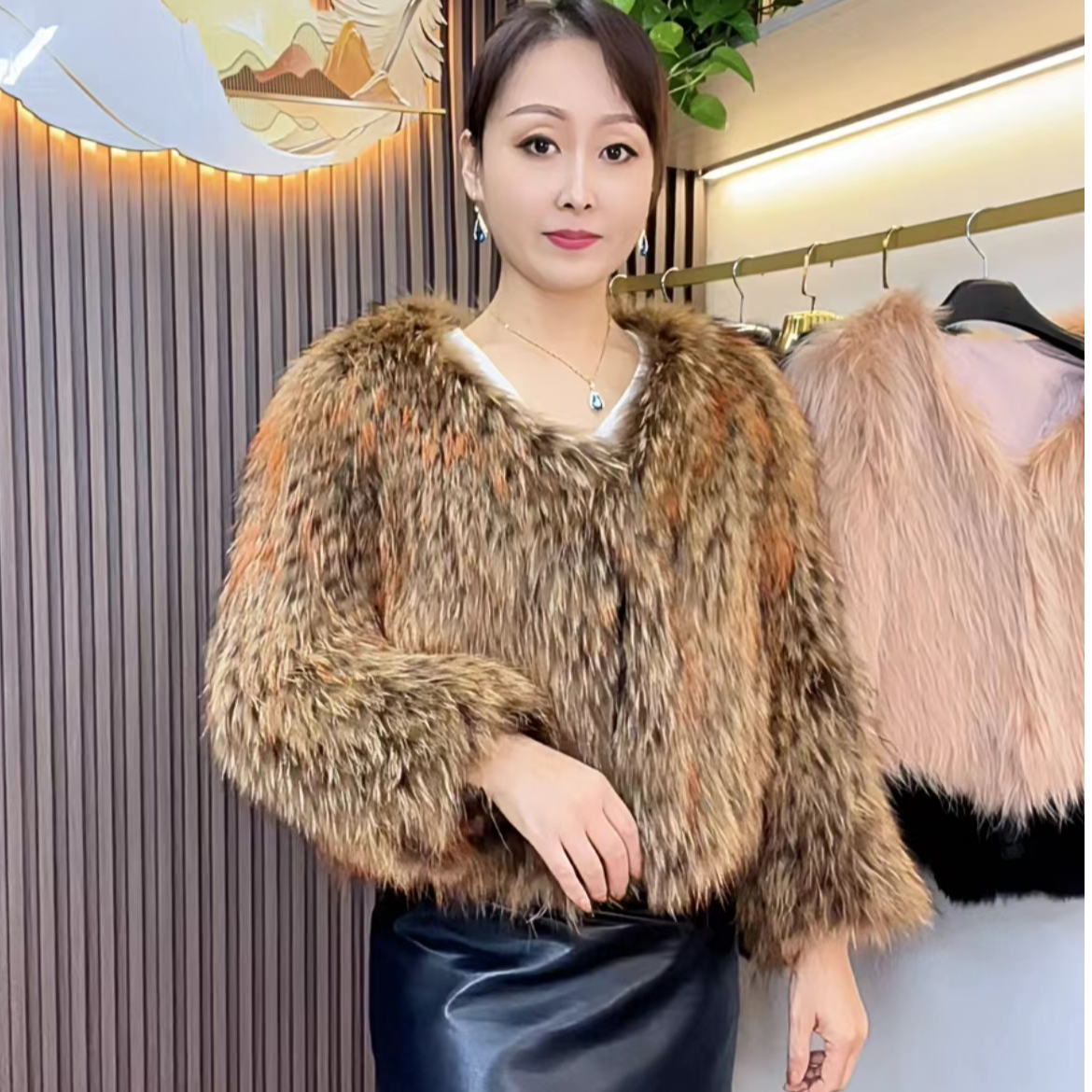 6  新款洋气时尚气质百搭网红轻奢貉子毛冬季女士编织短款外套