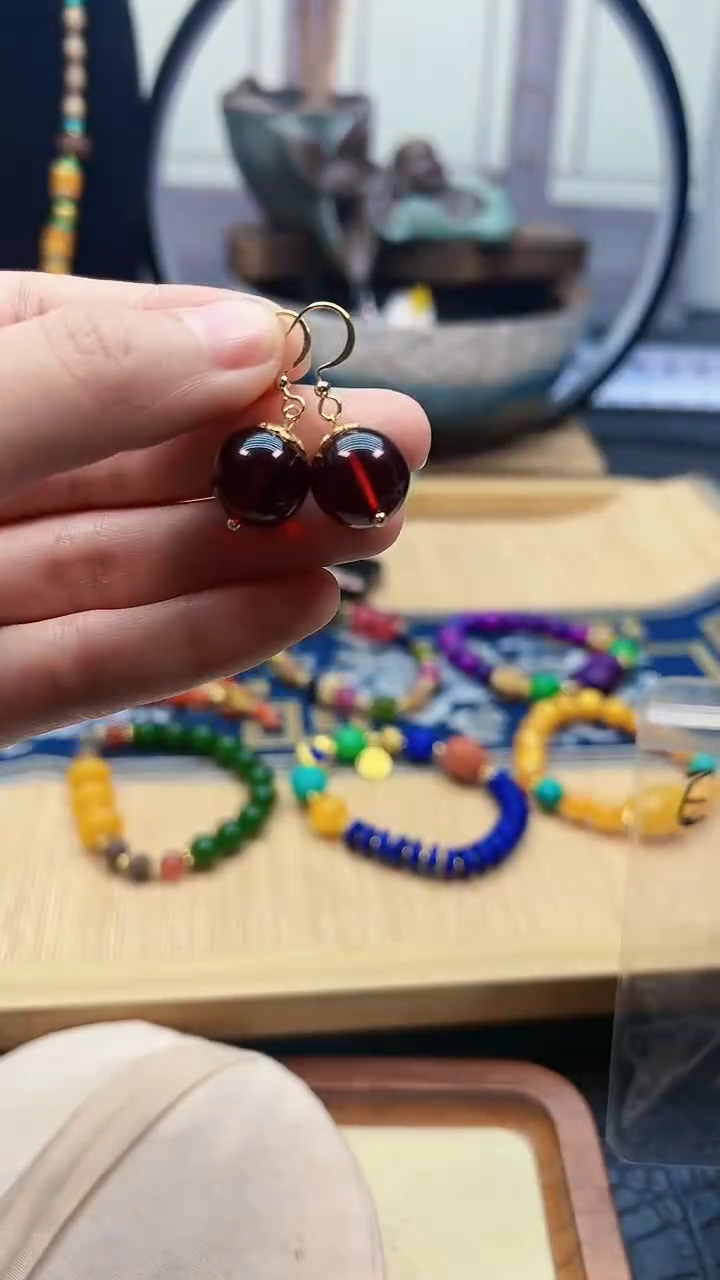 【闪购商品】血珀耳饰14K金镶嵌E329