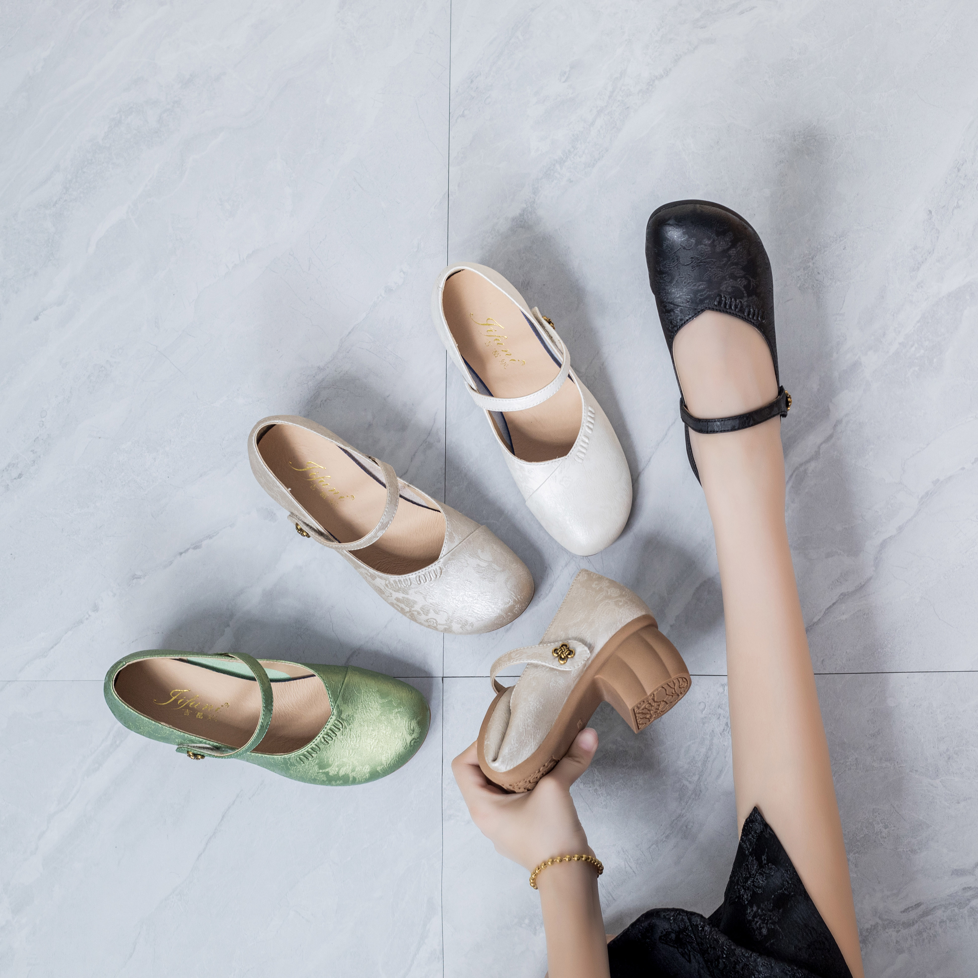 5212鞋子女款爆款2025新款妈妈鞋软皮软底单鞋女高跟鞋圆头浅口鞋