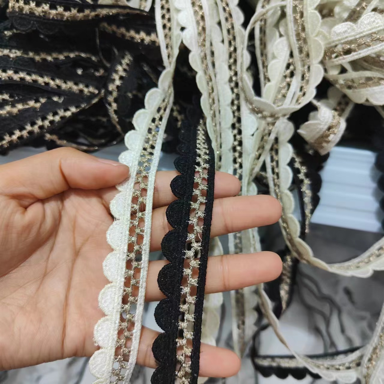 窗帘辅料装饰条窗帘花边装饰配件花边1.6公分白色黑色小边