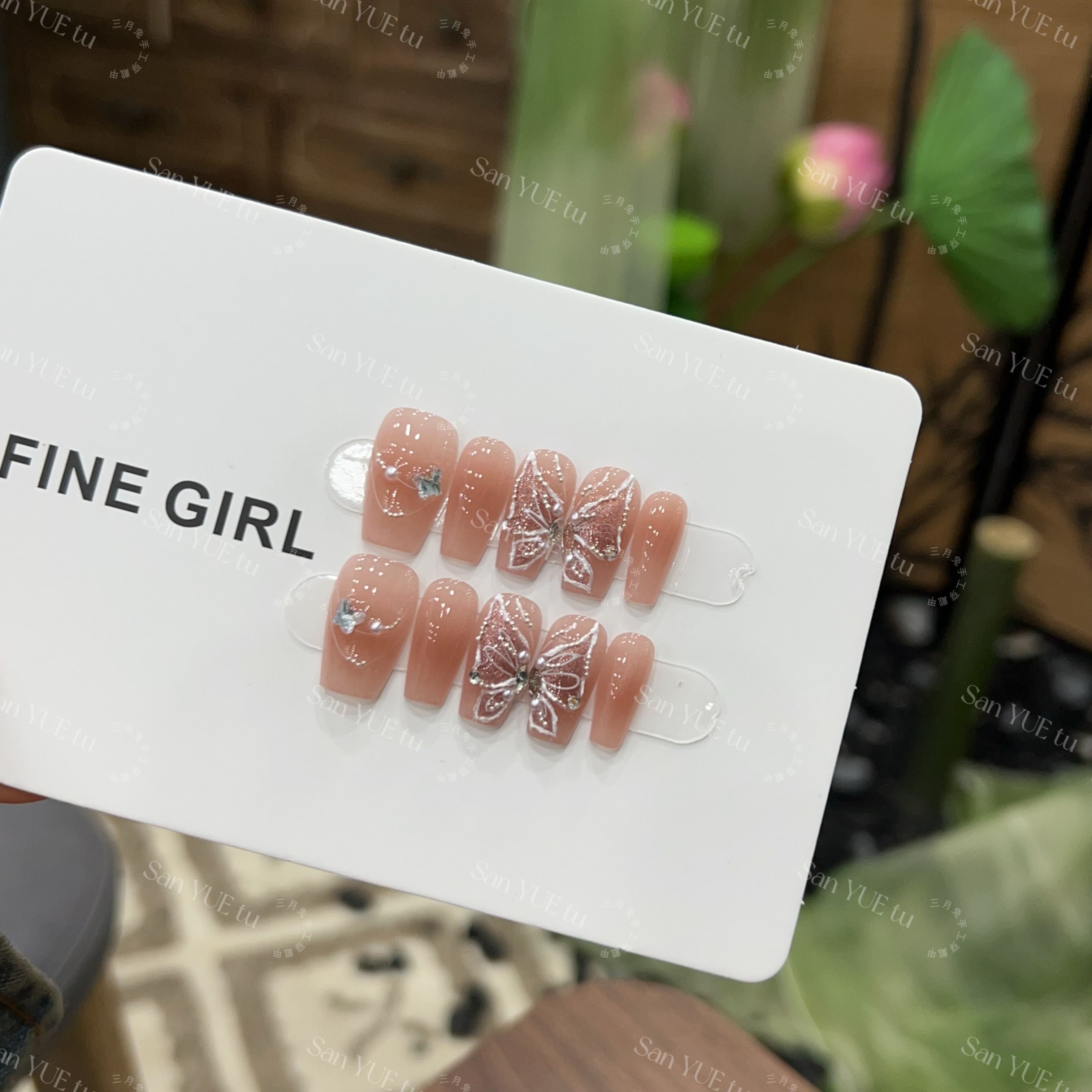 花福蝶-三月兔【设计师高定款】手工冰透蝴蝶穿戴甲