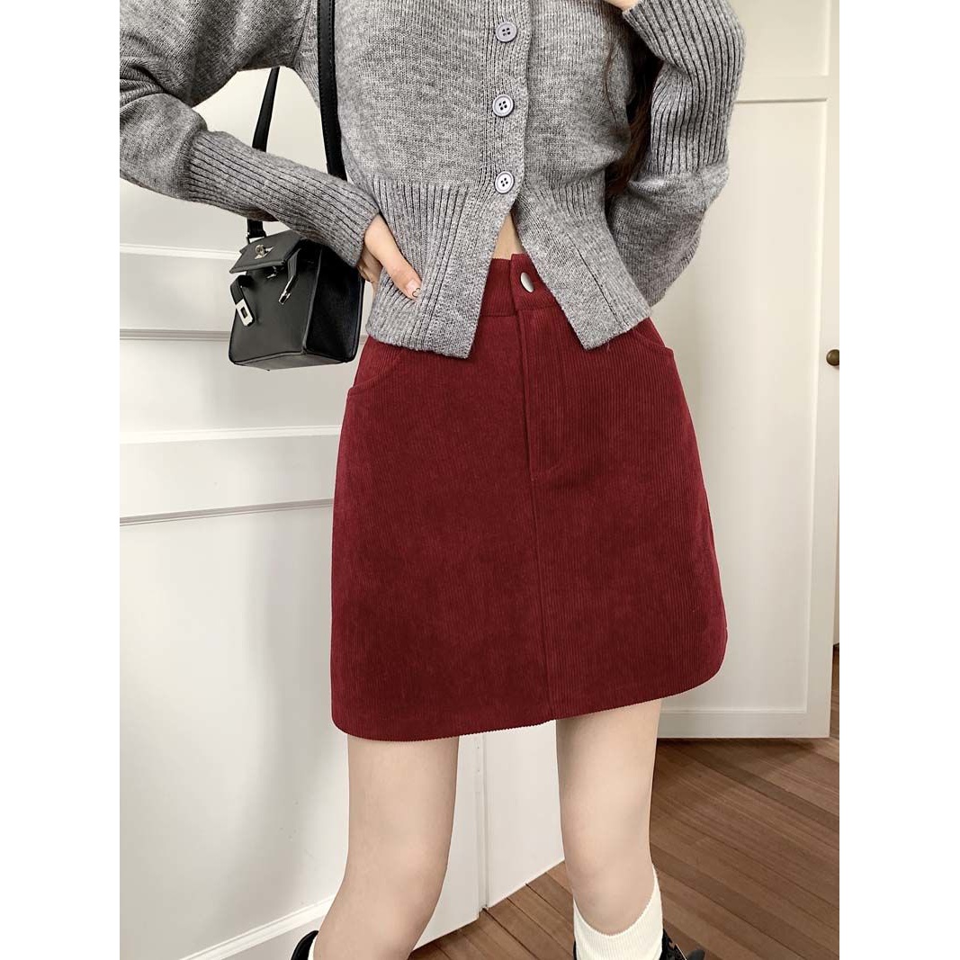 高腰复古红色半身裙秋冬大码显瘦包臀a字裙酒红色灯芯绒短裙洋气