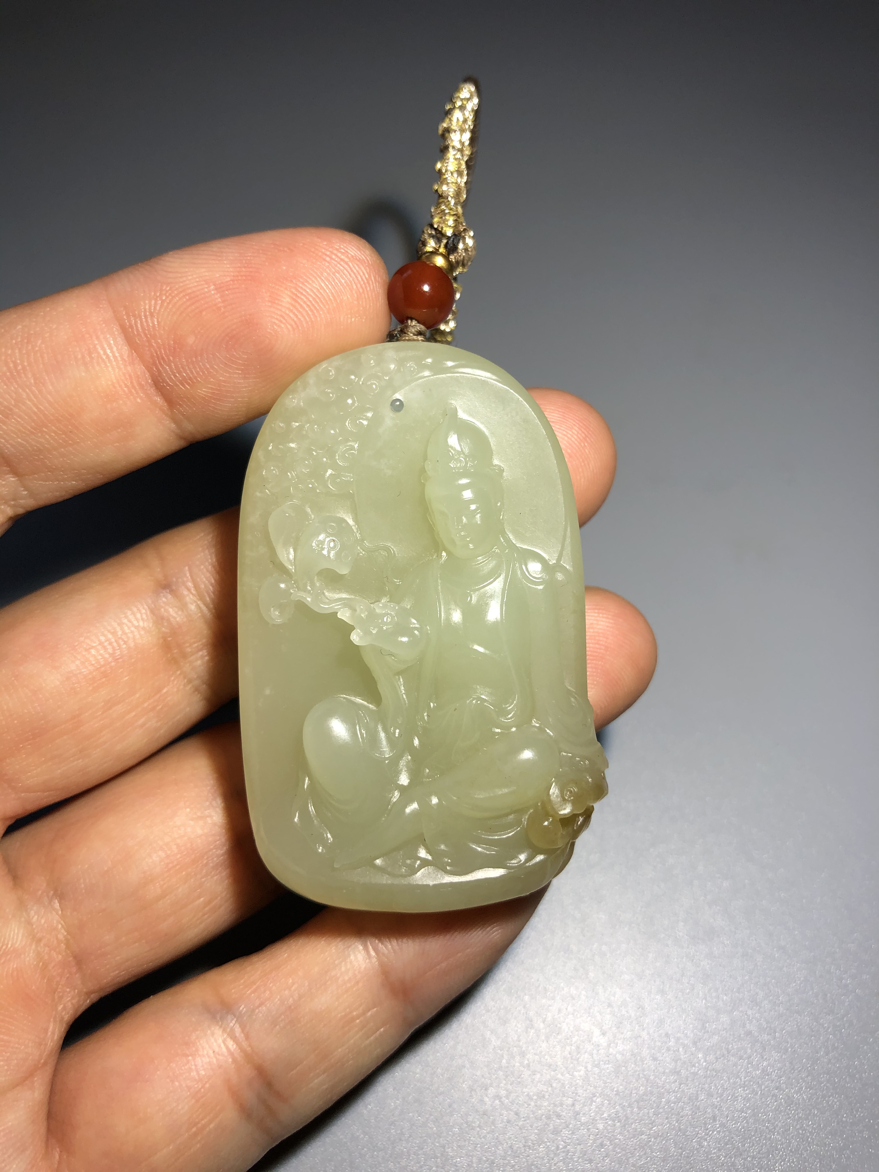 和田玉山料且末糖黄口精品挂件自在观音菩萨玉牌手工雕刻一手货源
