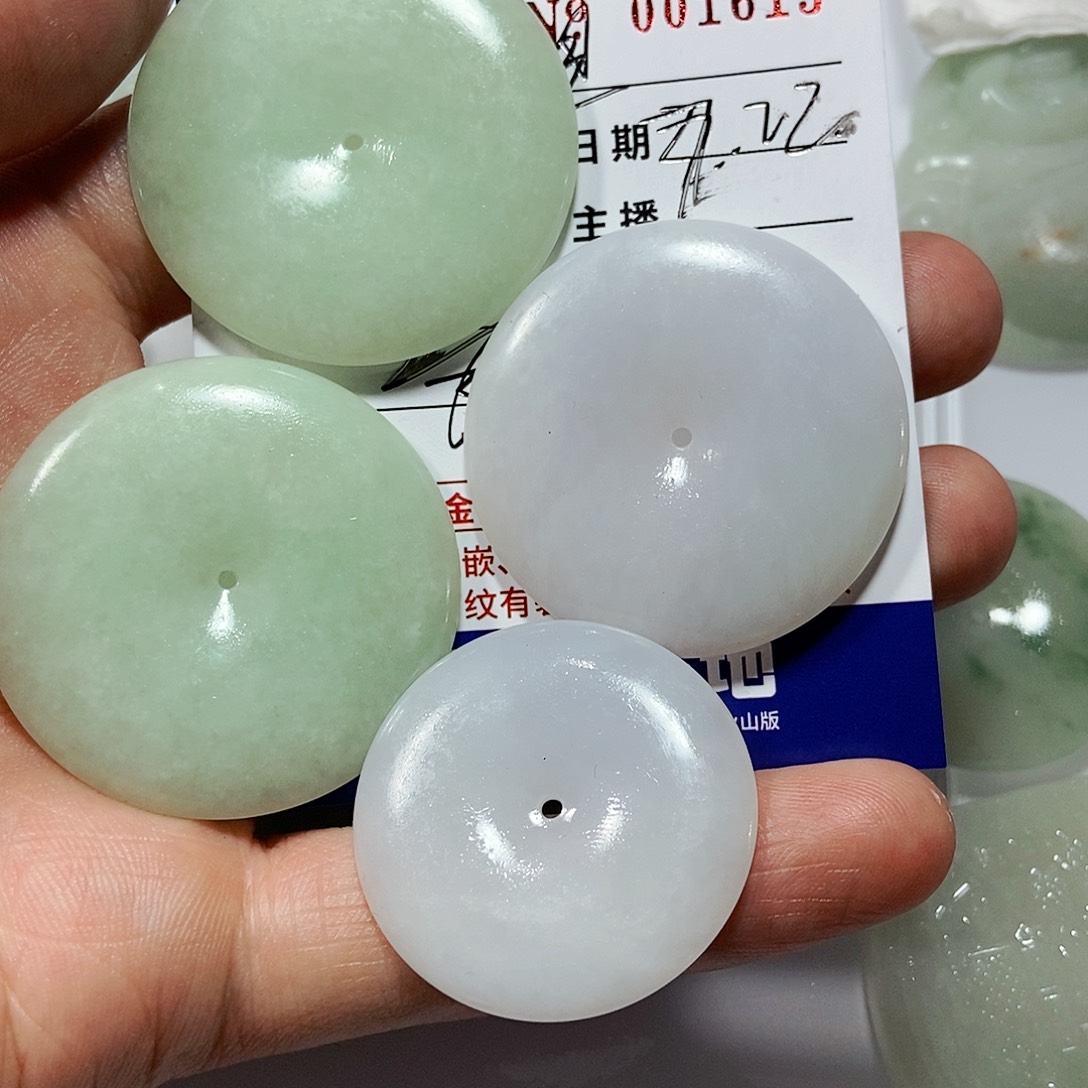 定制翡翠未镶嵌钱****身牌子