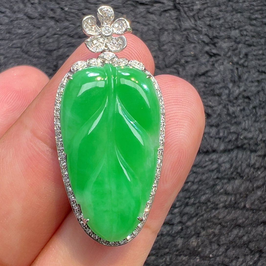 翡翠吊坠(不含链)18K金镶嵌