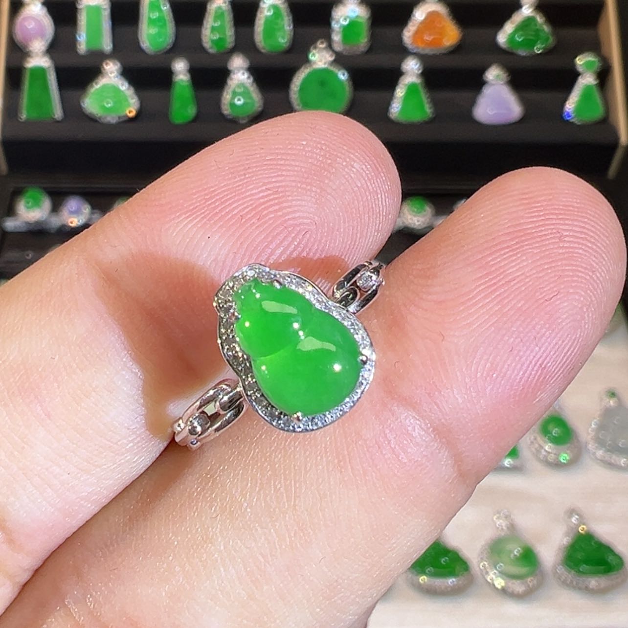 【闪购商品】翡翠颈饰18K金镶嵌