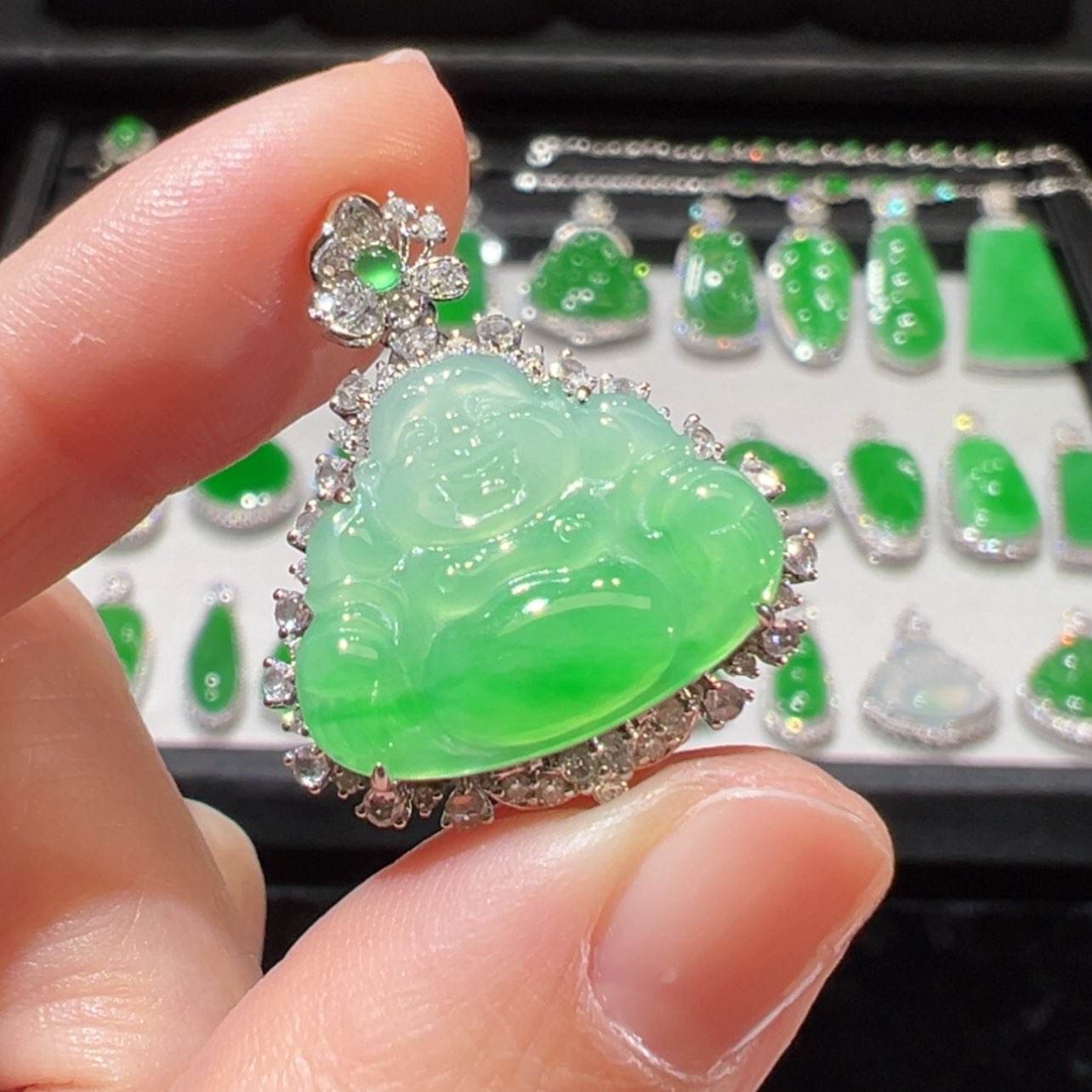 【闪购商品】翡翠颈饰18K金镶嵌?**j