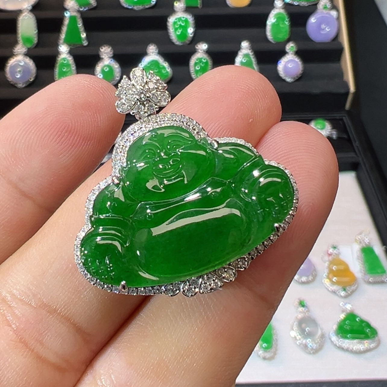 【闪购商品】翡翠颈饰18K金镶嵌君*