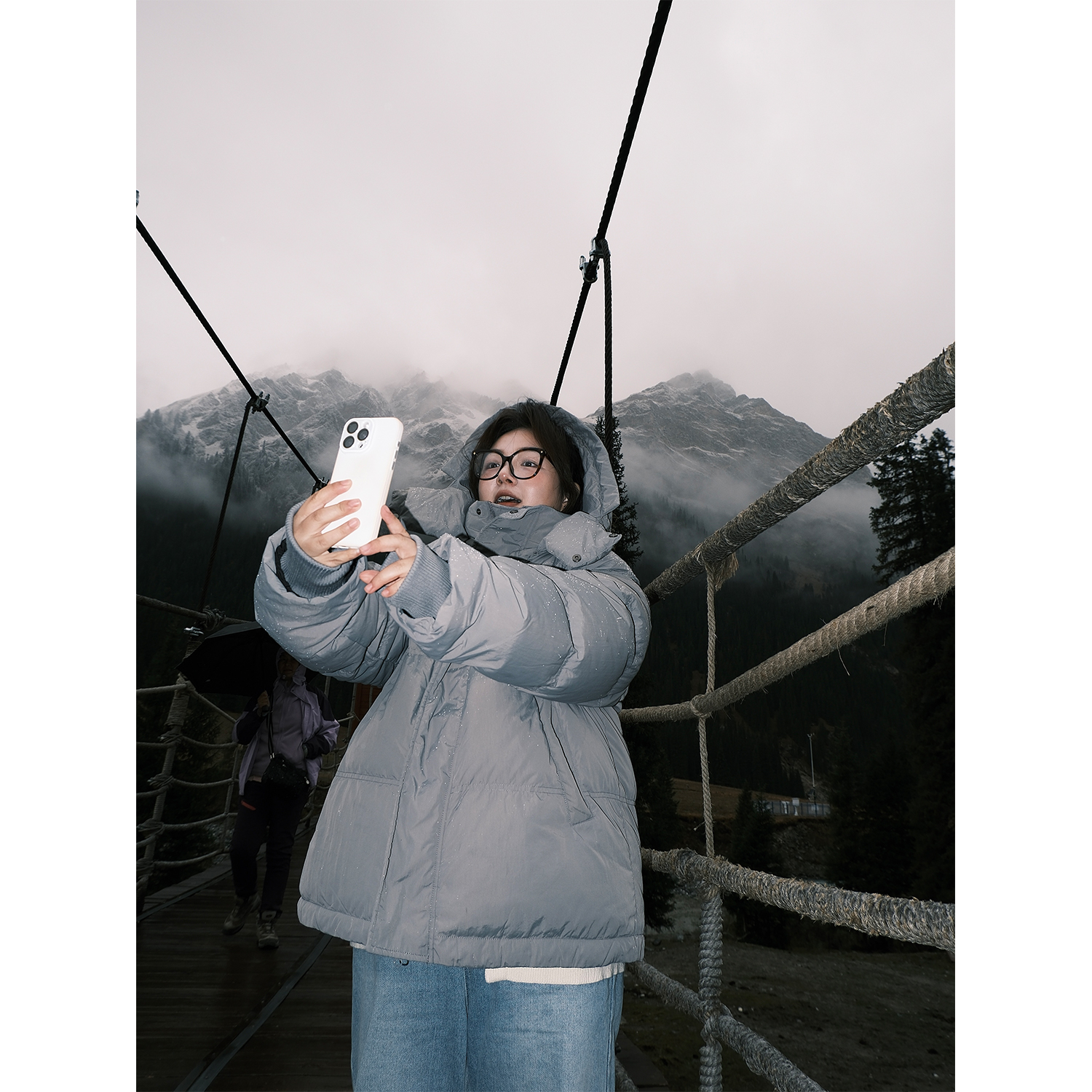 老章和小胖PONGKIKI胶囊羽绒服女大码短款胖mm可拆卸连帽羽绒衣冬