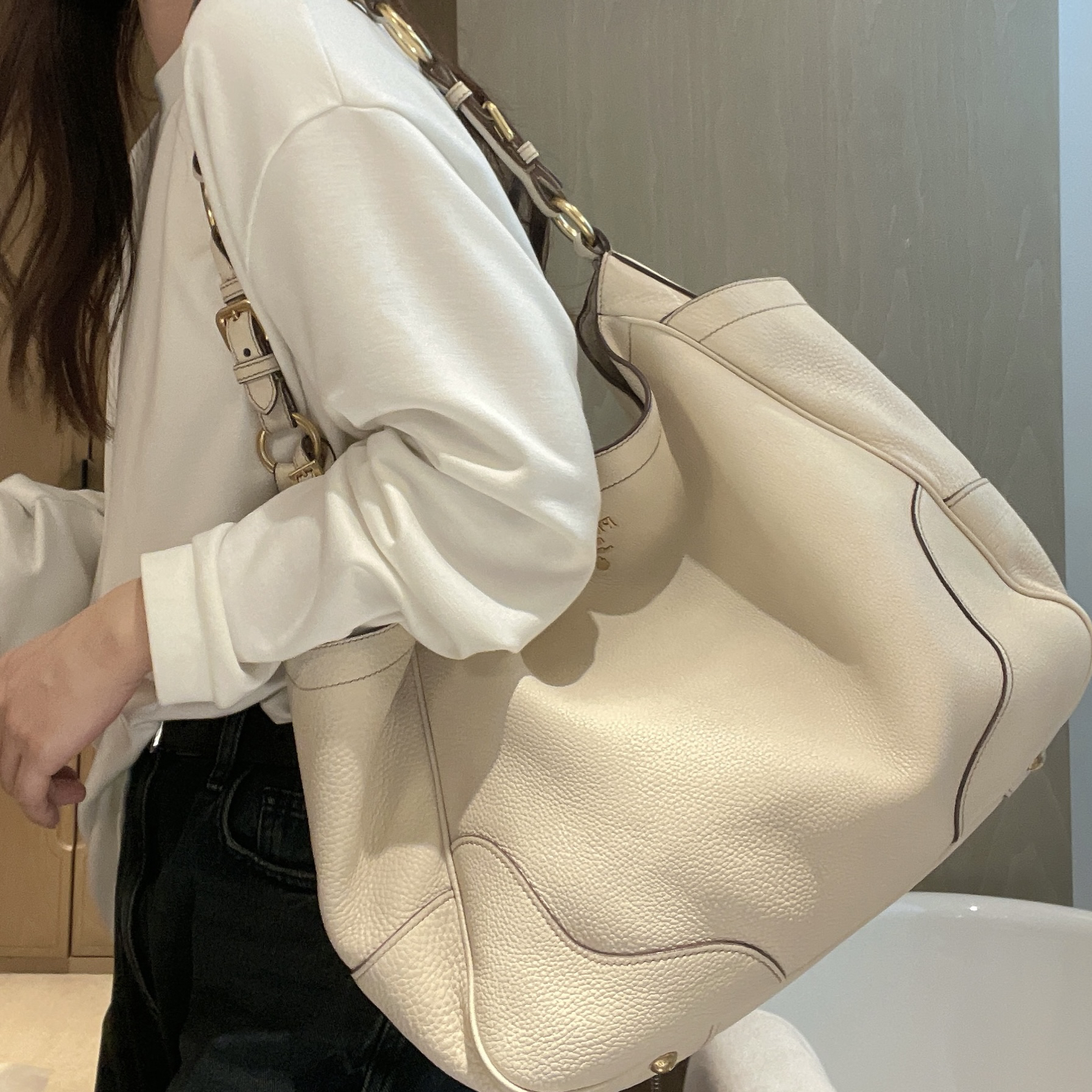 95新 Prada/普拉达 白色配金托特手提单肩包