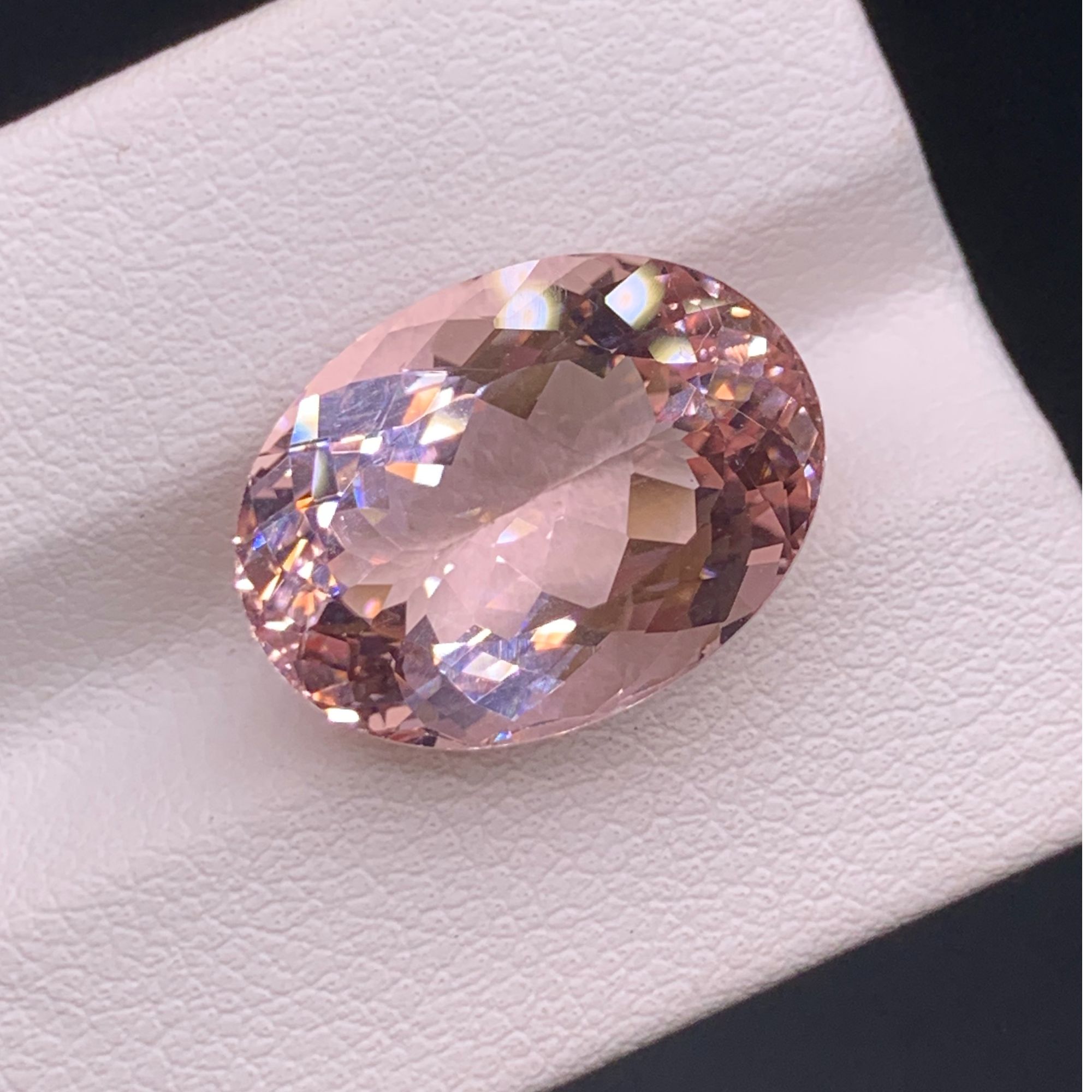 收藏品质天然樱花粉摩根石8.56克拉裸石国际证书支持定制镶嵌首饰