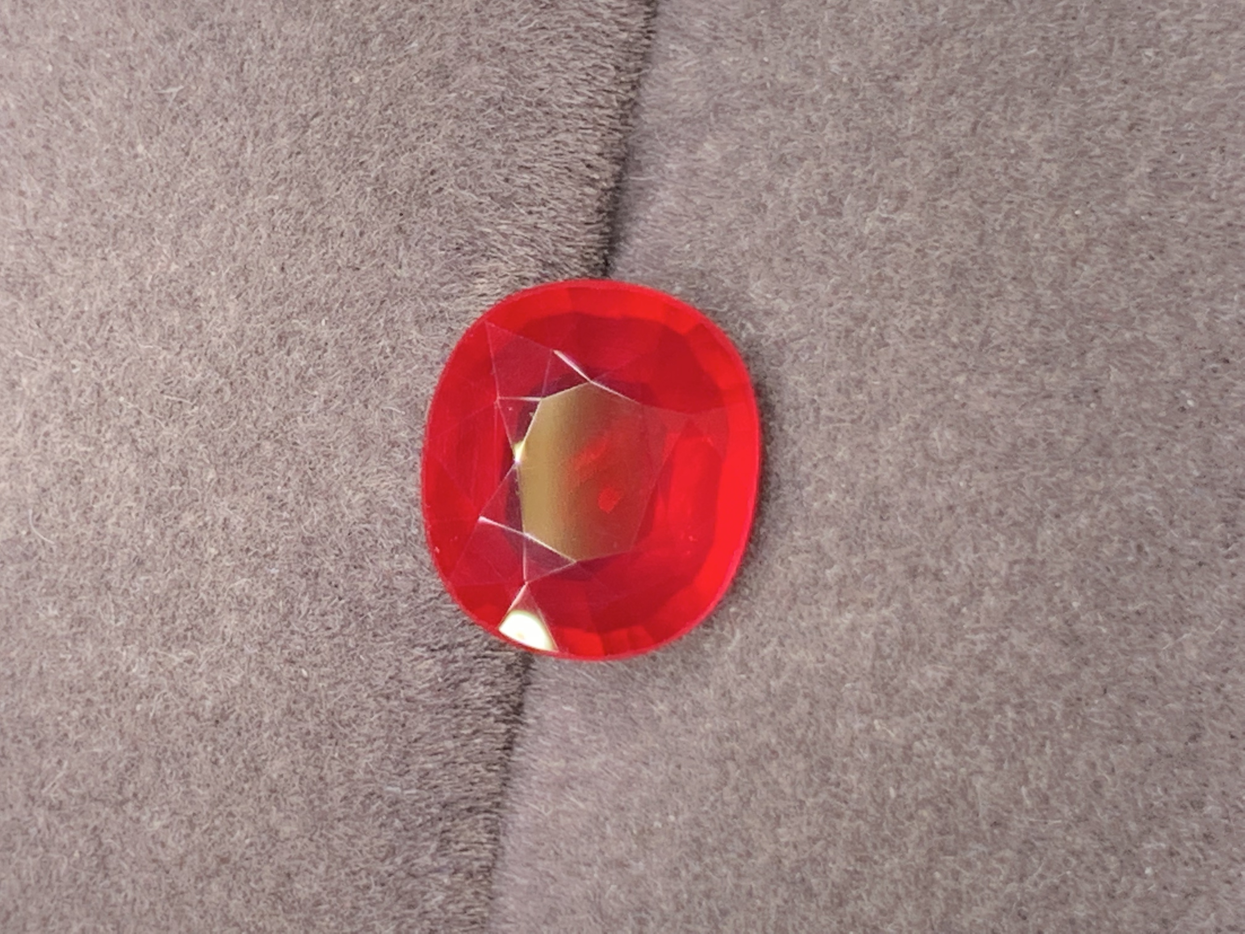  可收藏 天然无烧鸽血红红宝石裸石4.05克拉GRS国际证书颜色浓郁