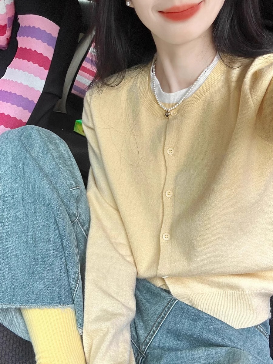 韩系温柔黄色假两件针织开衫上衣女2025春秋新款软糯长袖毛衣外套