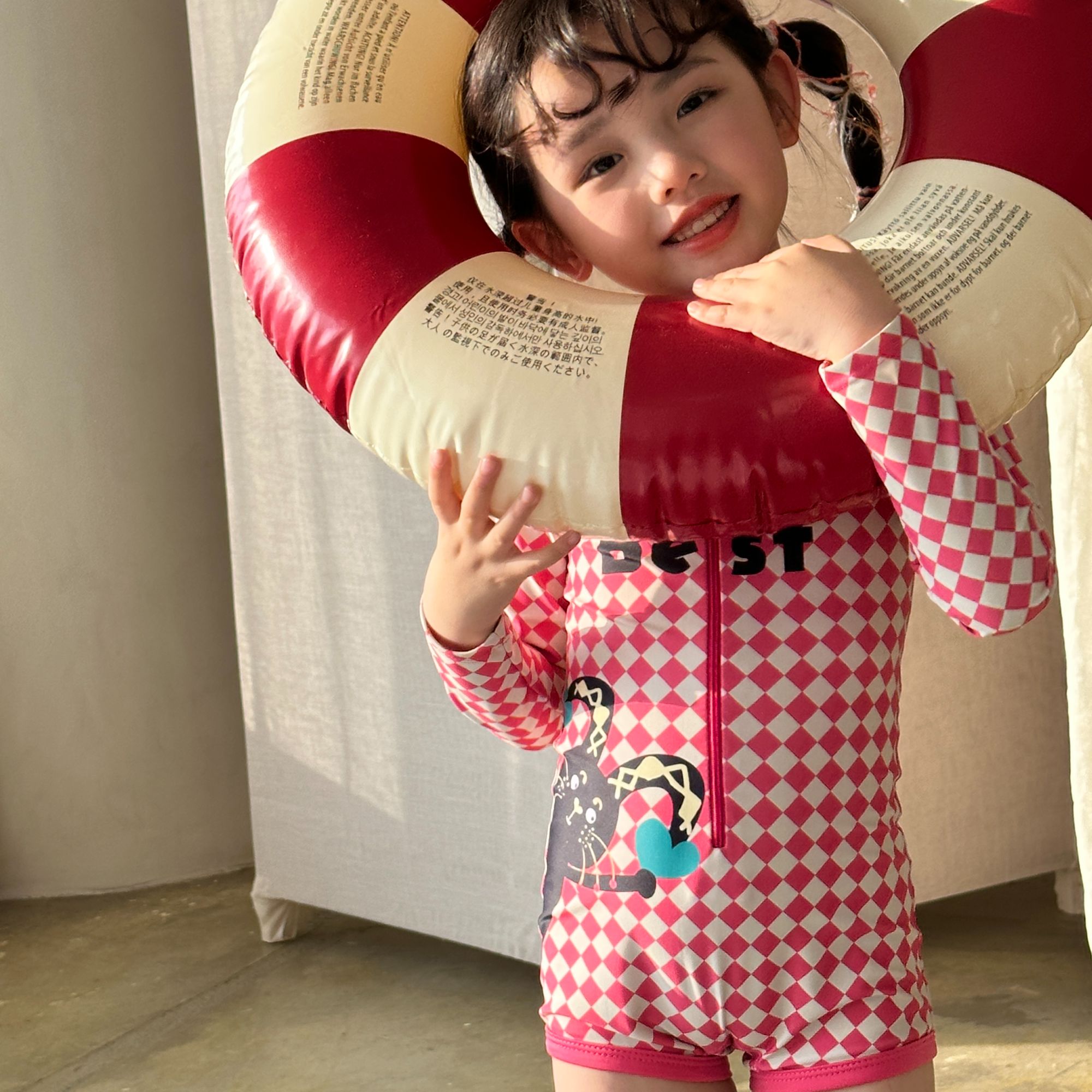 高能感儿童泳衣女宝新款防晒平角游泳训练潮牌女孩夏季泳衣