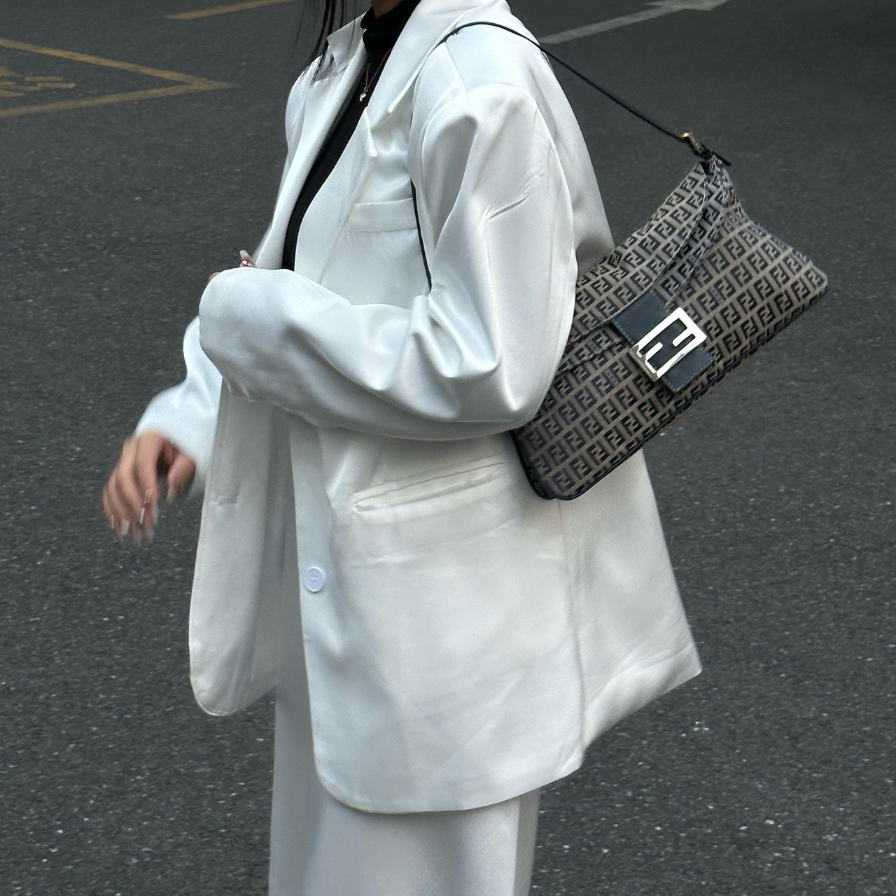 95新 FENDI/芬迪 翻盖单肩包/5712450