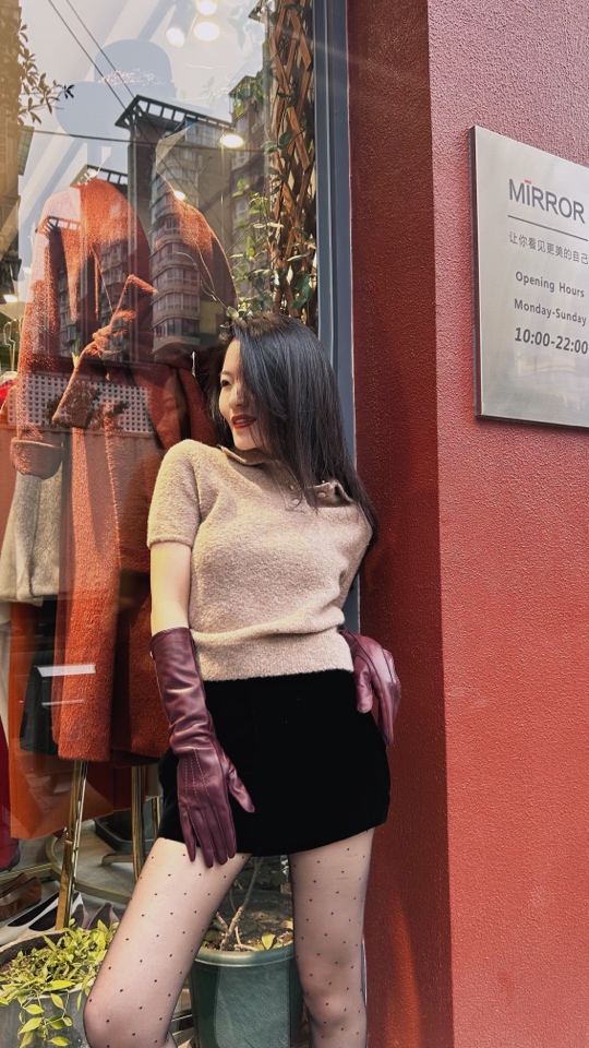 MIRROR 【涛姐精选】复古丝绒时髦短裤