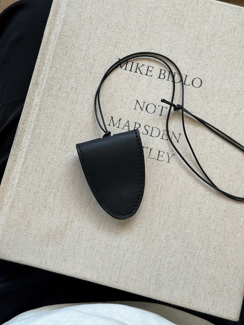 几何方糖 挂脖皮革包包项链气质时尚毛衣链高级感长项链