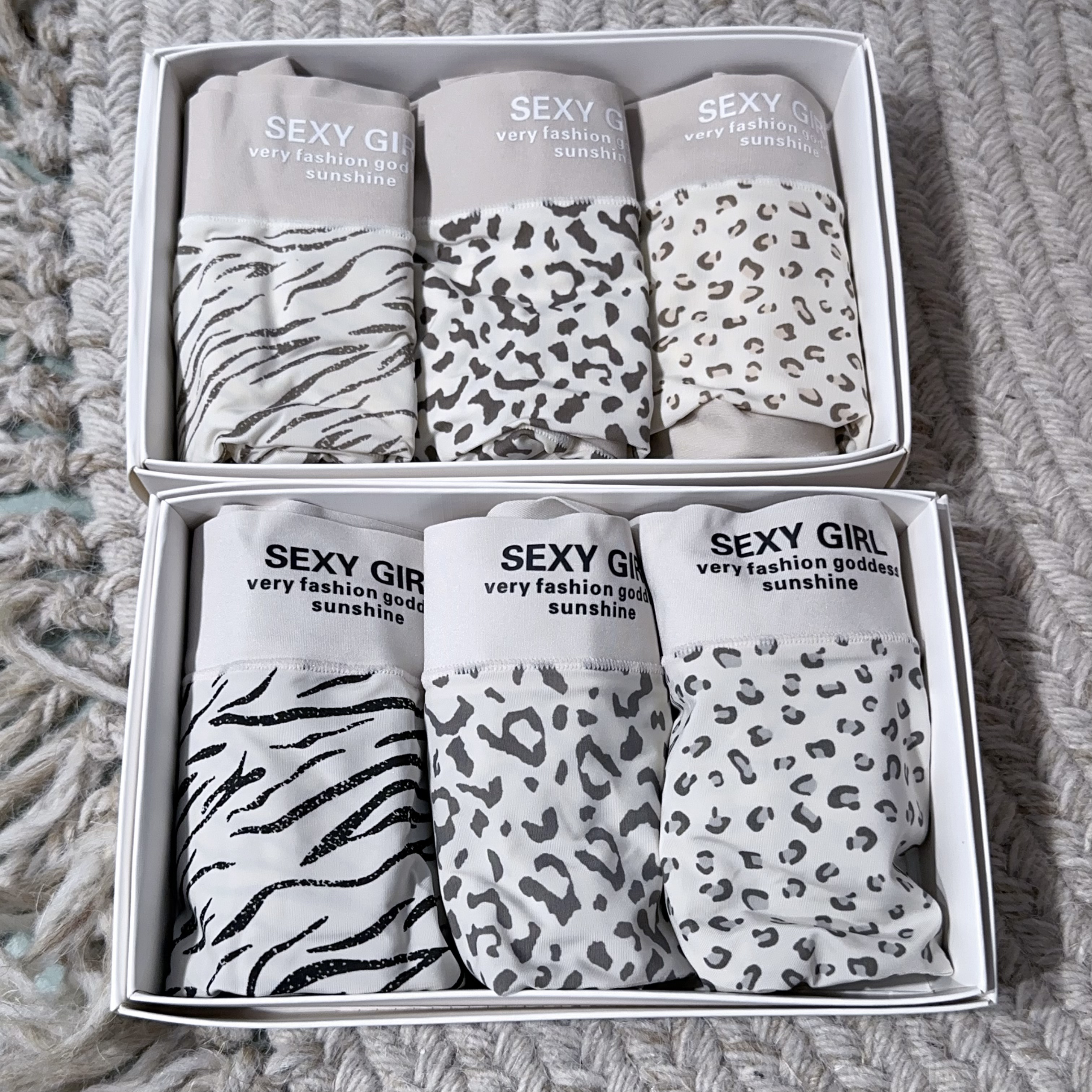 88393 豹纹女孩 莫代尔底档 高弹裸感中高腰女士内裤运动潮流