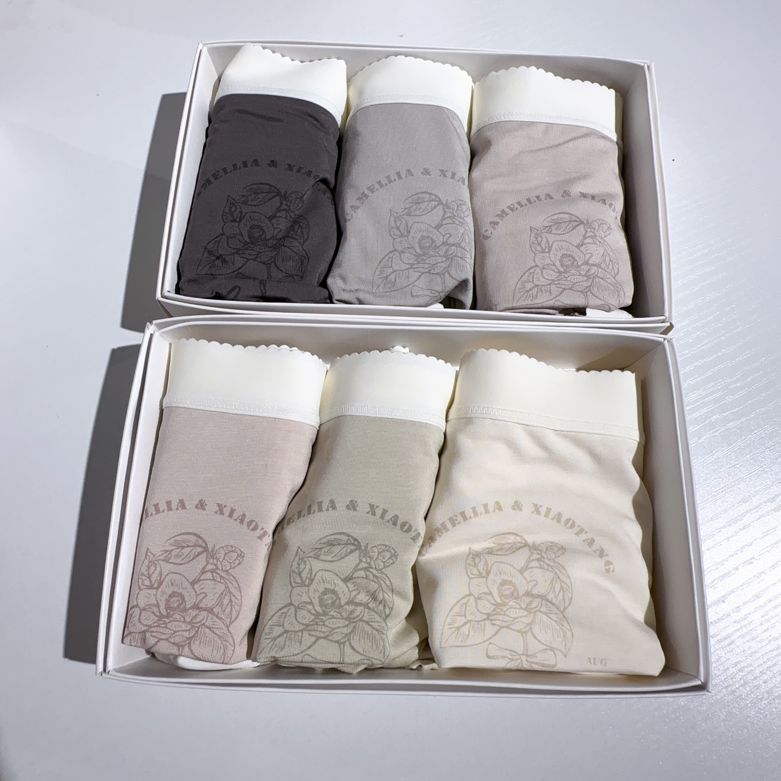 02863 云杉夜曲 莫代尔中高腰 简版印花款 四季女士内裤透气时尚