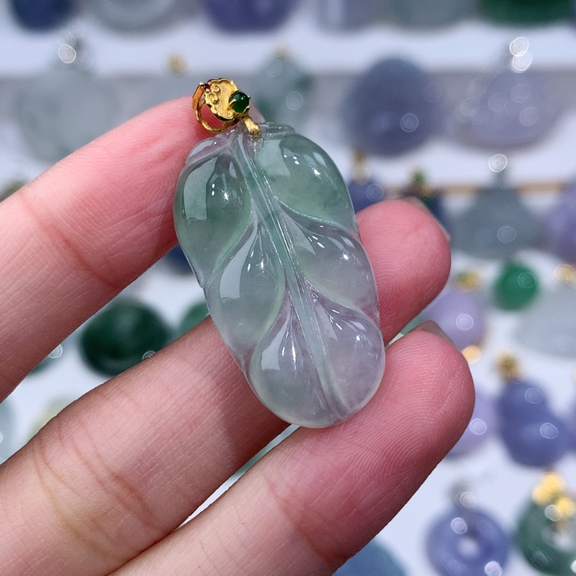 【闪购商品】翡翠颈饰未镶嵌大*e