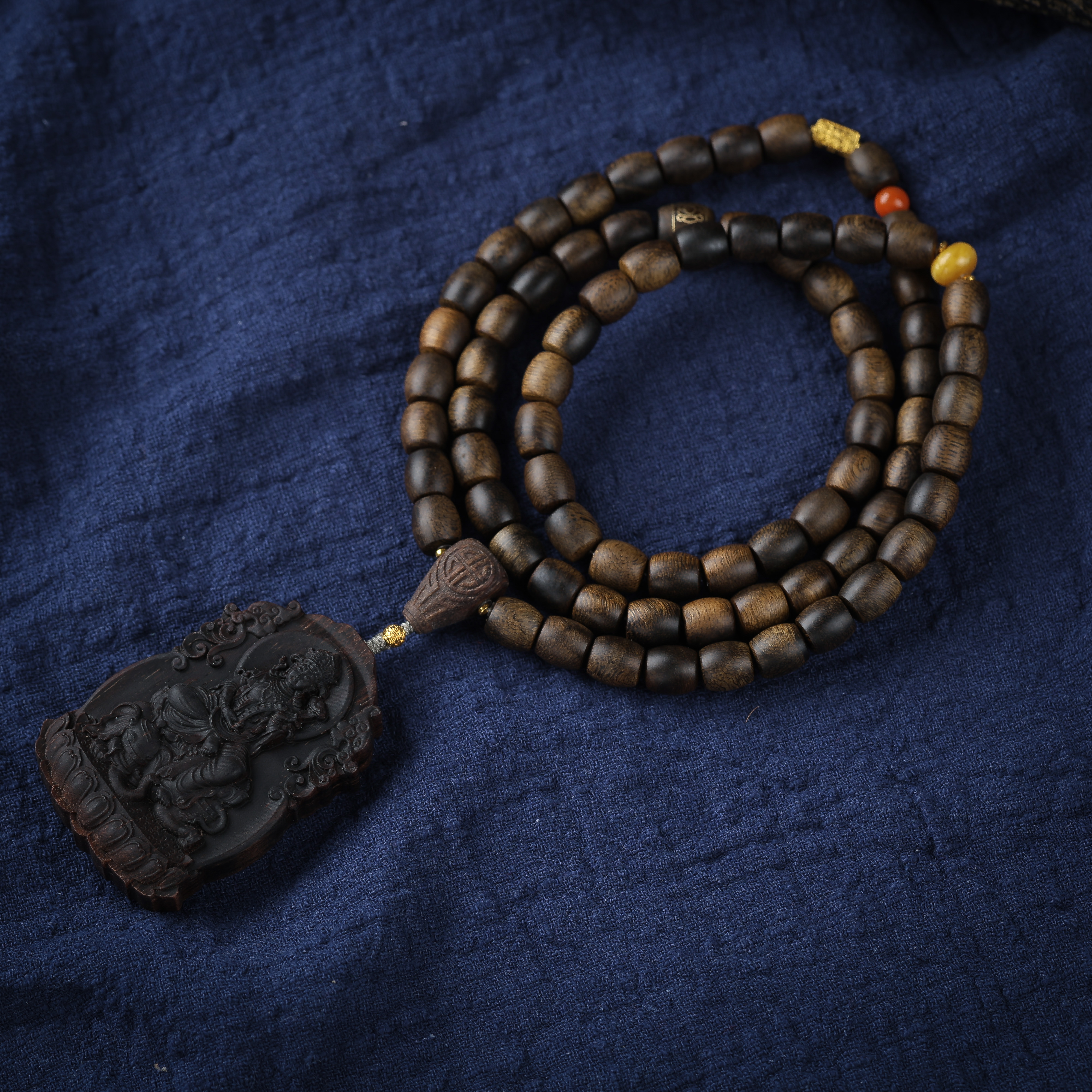 【18K】沉水雷击留疤窖藏回流玉化白棋桶珠脖挂配沉香木雕普贤