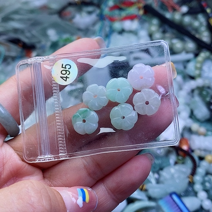 翡翠颈饰未镶嵌吊坠