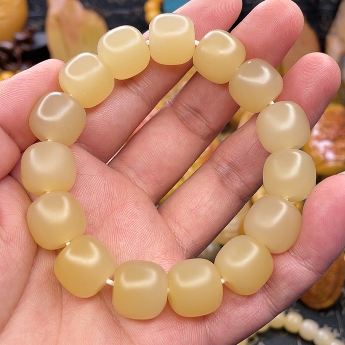 【闪购商品】石英质玉手串未镶嵌清**月