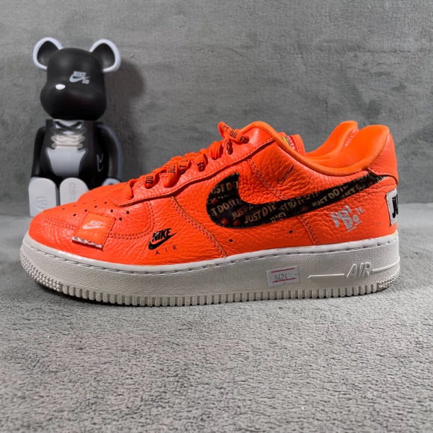 二手42码 Nike Air Force 1 板鞋 橙黑 面剐蹭帮磨损 公价2539