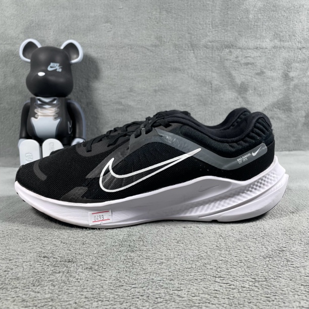 二手42码 Nike Quest 5 跑鞋 黑 底磨损 无盒 公价329