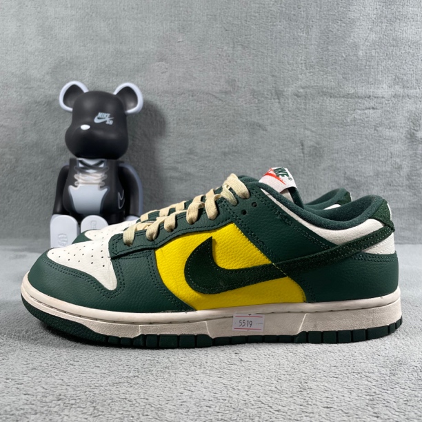 二手42码 Nike Dunk 板鞋 绿 溢胶黄渍 无盒 公价707