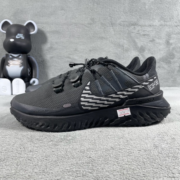 二手41码 Nike Legend React 3跑鞋 黑 无盒 公价659