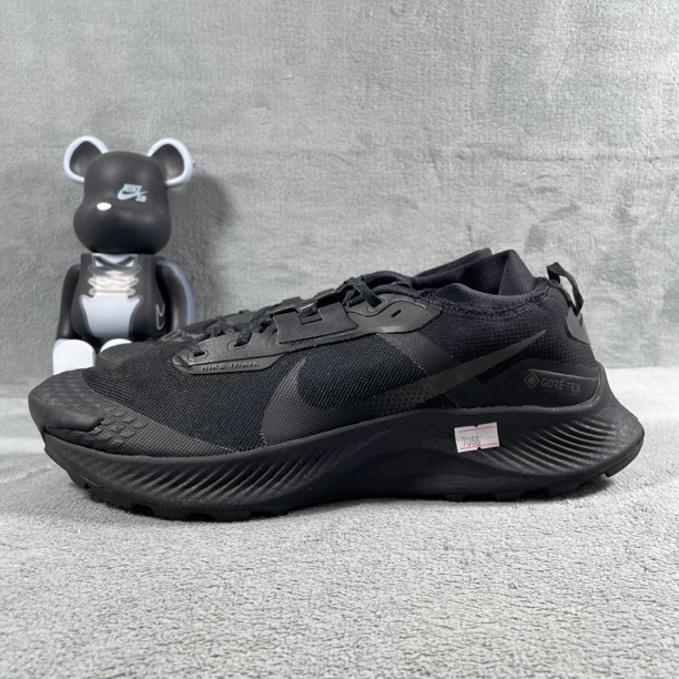 二手46码 Nike Pegasus Trail 3 跑鞋 黑色 剐蹭 无盒公价759