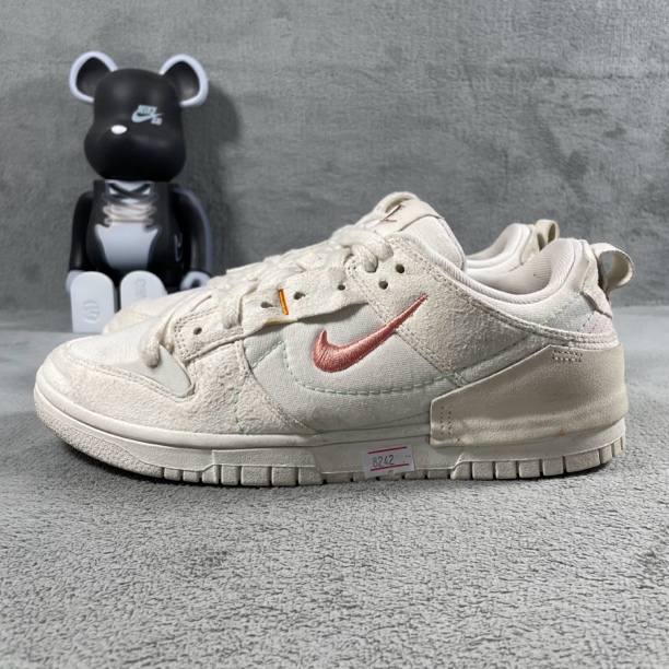 二手40码 Nike Dunk 时尚百搭 板鞋 白 面污渍 无盒 公价829