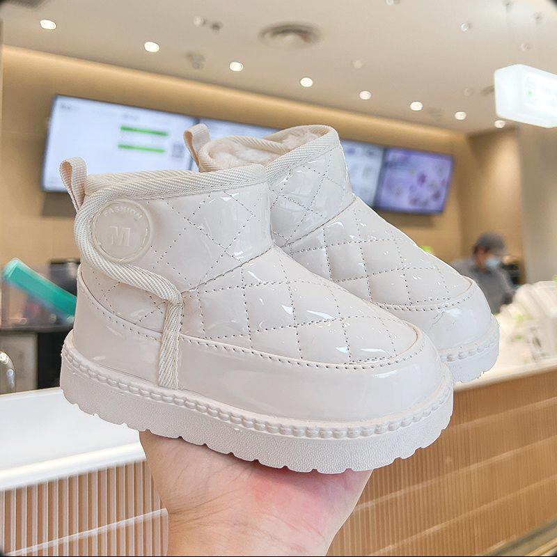 儿童雪地靴女童棉靴加绒保暖防水皮靴2023年冬季新款男童女童短靴
