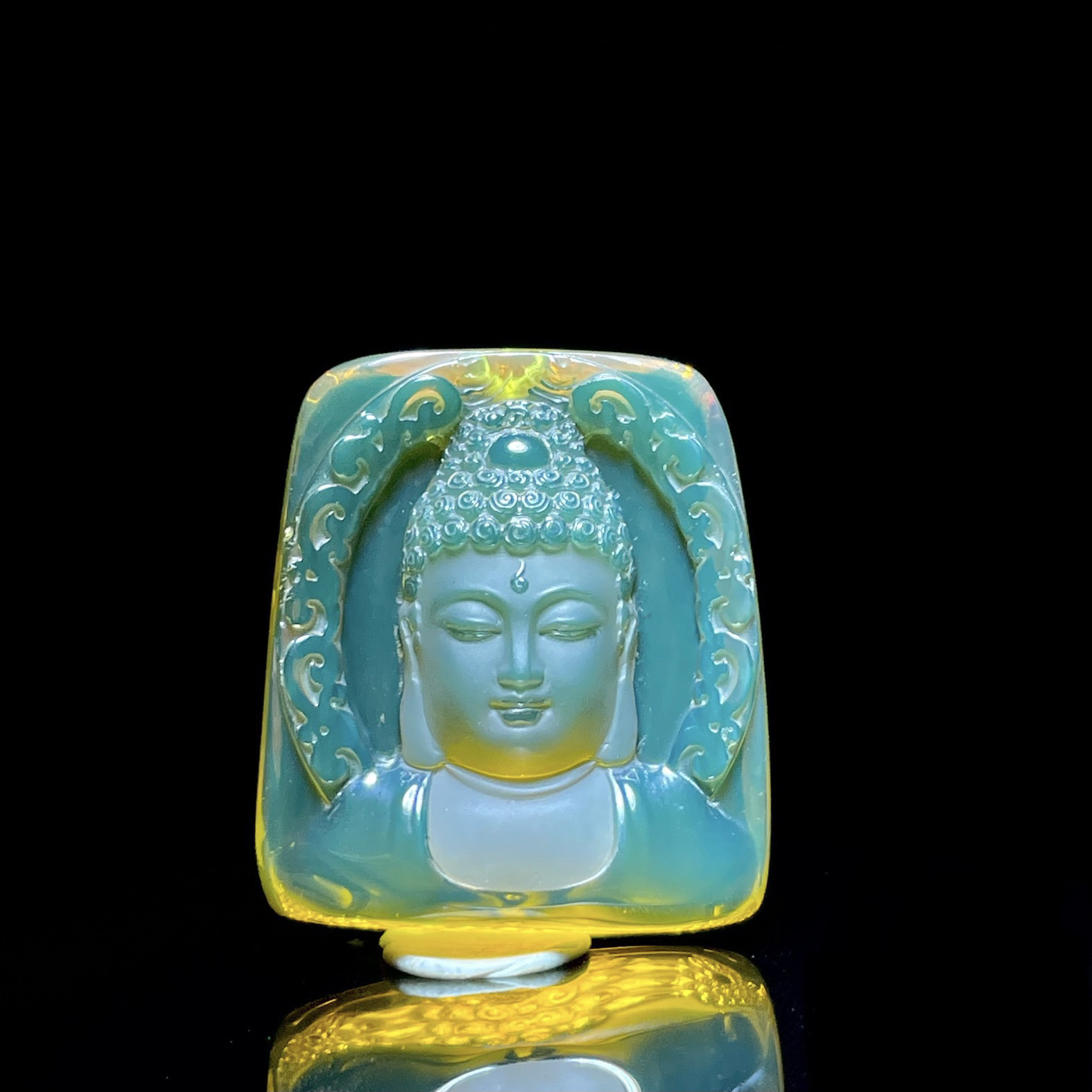 蓝珀大日如来佛头阳雕雕刻件吊坠挂坠精雕精美