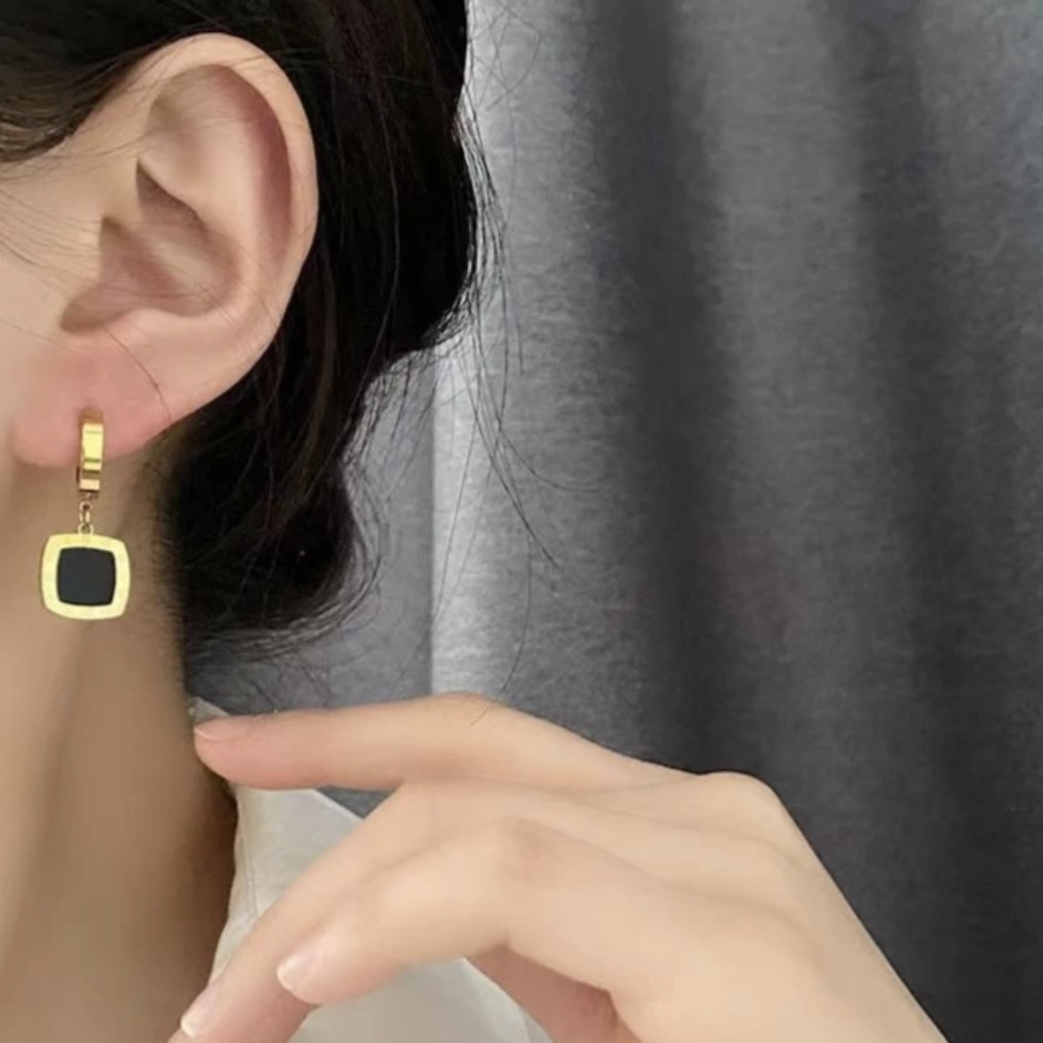 钛钢耳饰  YIPEIYAN/高定 小方块复古风女款耳坠一对~A011