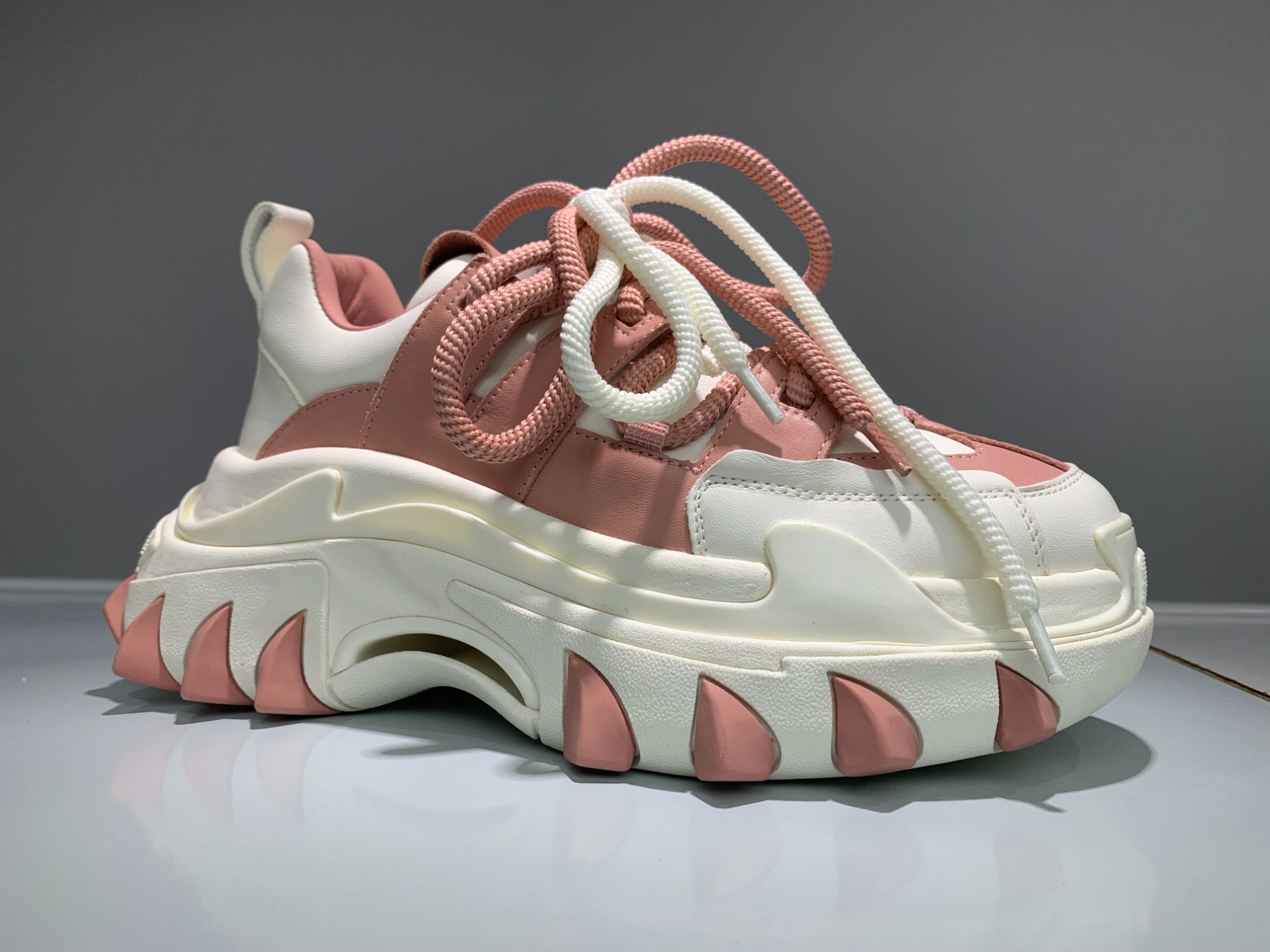 [星腾] 时尚摩登潮流女鞋厚底猫爪形老爹运动鞋 236689