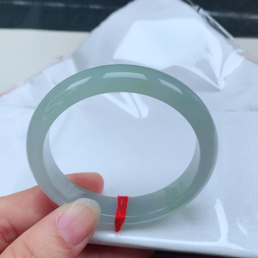 【闪购商品】翡翠手镯未镶嵌星*露
