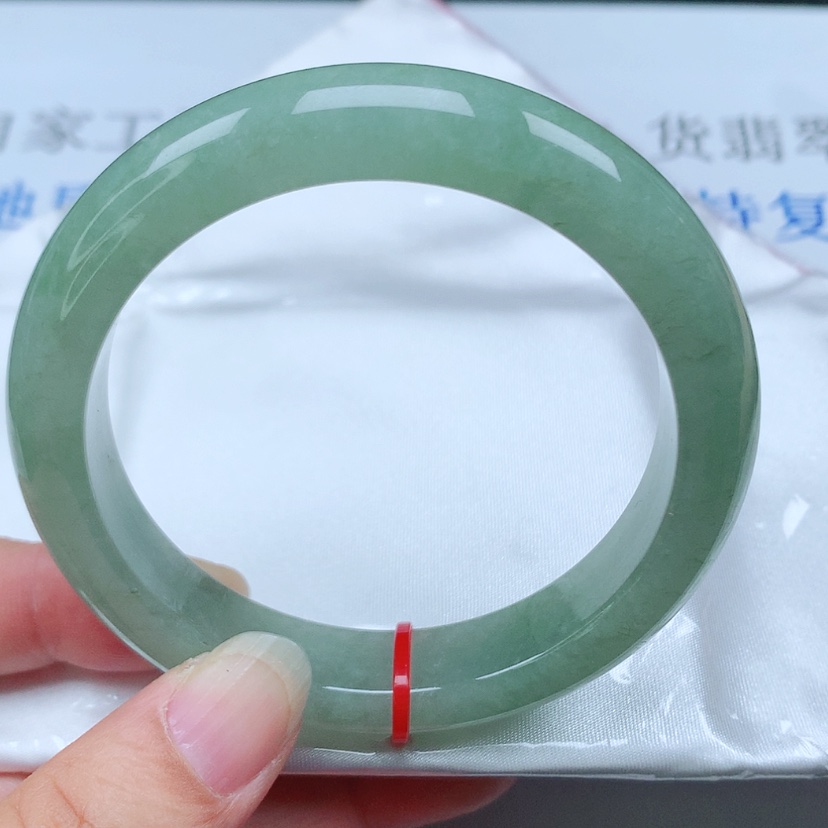【闪购商品】翡翠手镯未镶嵌呜****飞