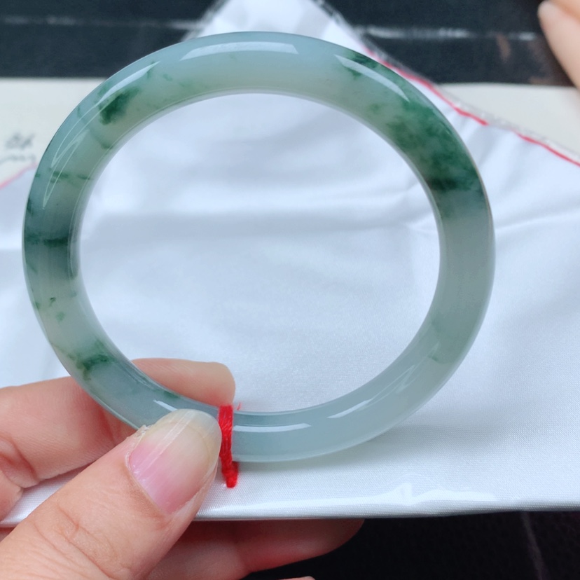 【闪购商品】翡翠手镯未镶嵌万*尖