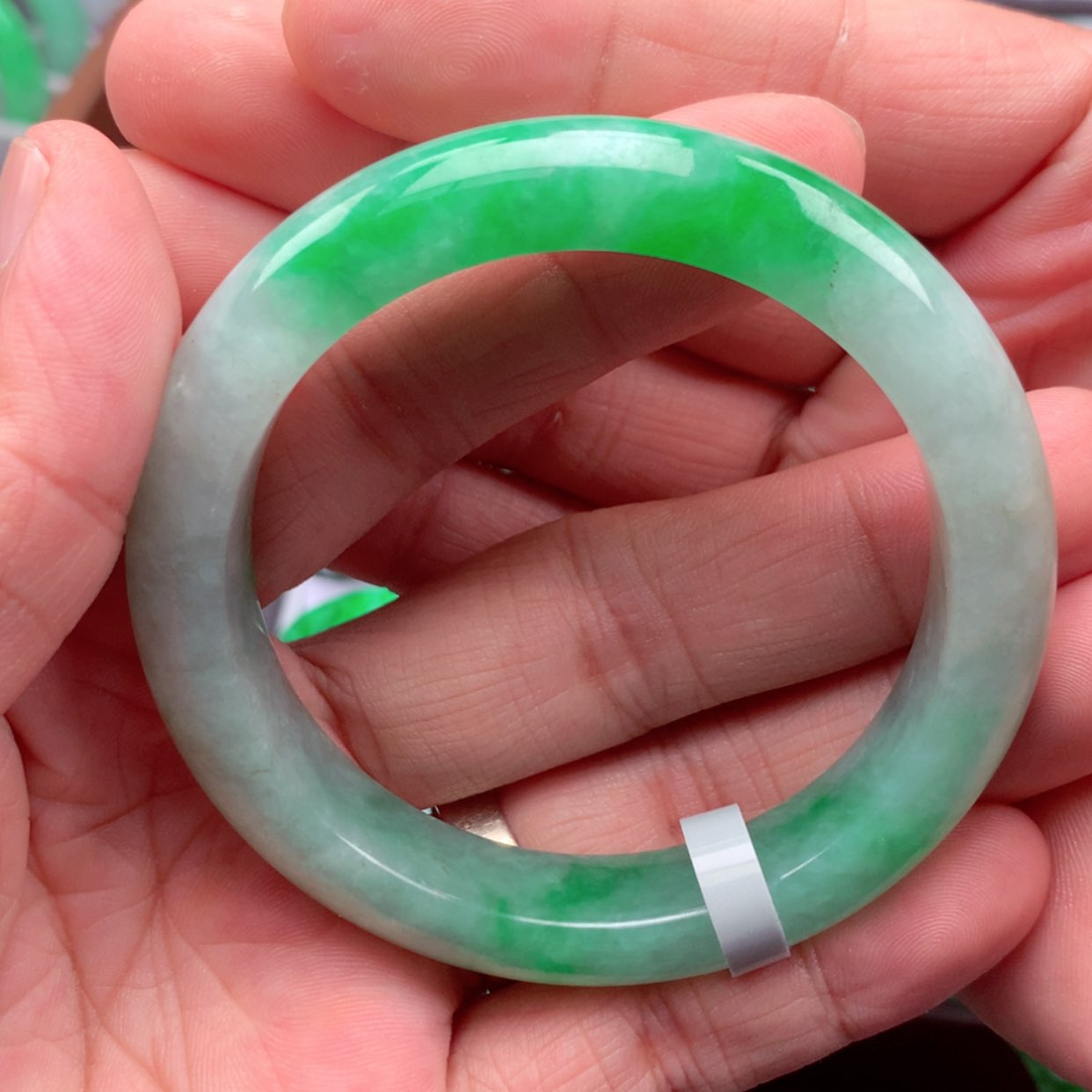 【闪购商品】翡翠手镯未镶嵌娇*