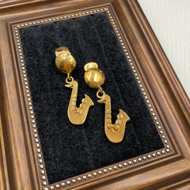 95新 Celine/思琳 Celine萨克斯扫肩耳夹/cl00563