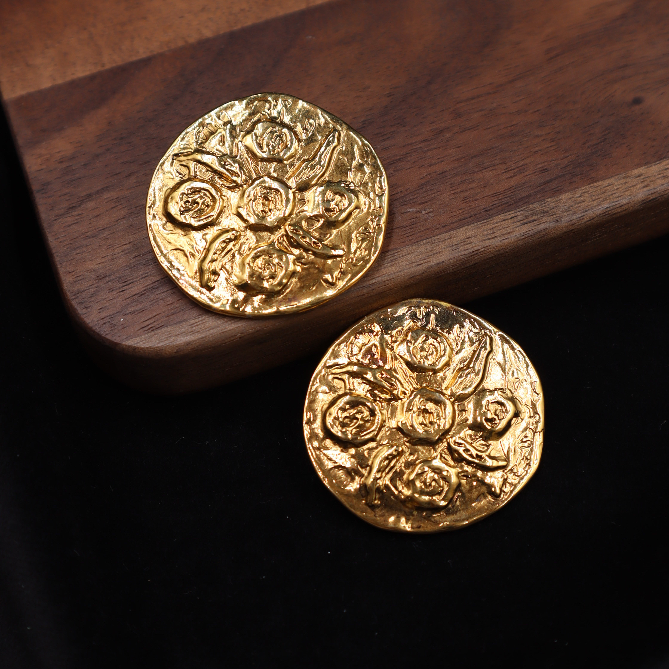 95新 YSL/圣罗兰 圣罗兰熔岩花朵耳夹/ysl00171