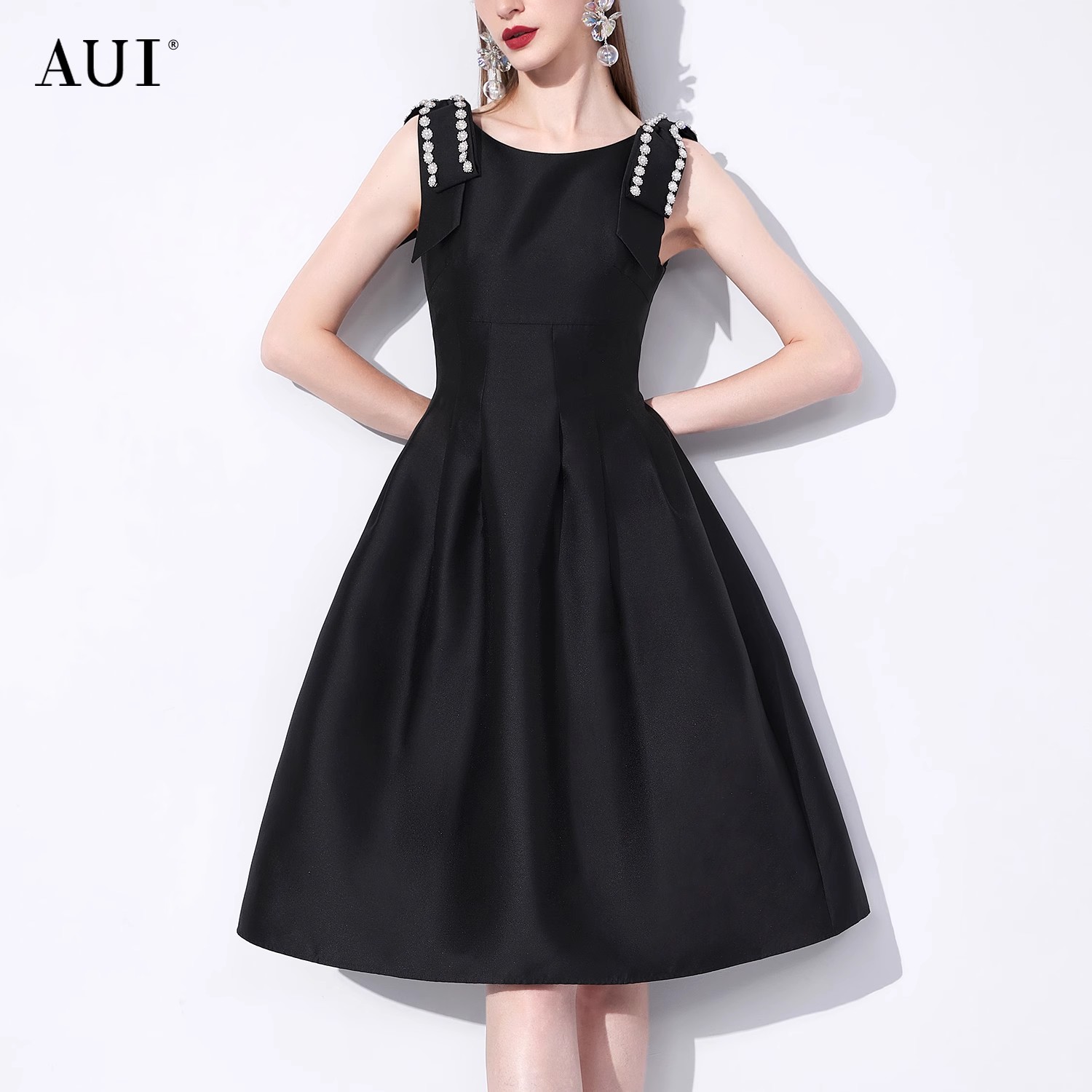 【媛媛女王专享】AUI黑色御姐气质无袖连衣裙修身A字裙-23W012583