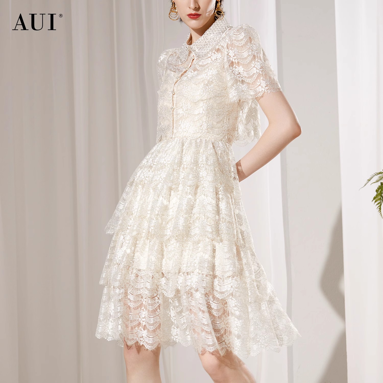 【老板娘夏天】AUI杏色蕾丝上衣香风套装吊带两件套-24X024088