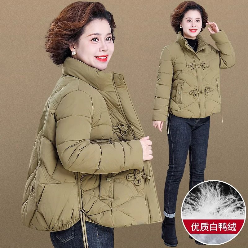 波司登中年妈妈羽绒服冬装短款轻薄外套新款洋气中老年人秋冬白鸭
