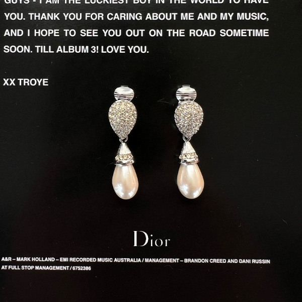 妃鱼/95新/迪奥/Dior/耳钉/市场价8300