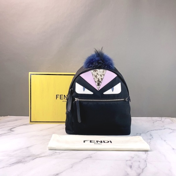 妃鱼/95新/芬迪/FENDI/双肩包/市场价28000